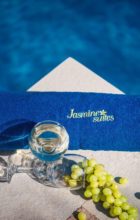 Jasmine Suites With Private Pool Циливи Экстерьер фото